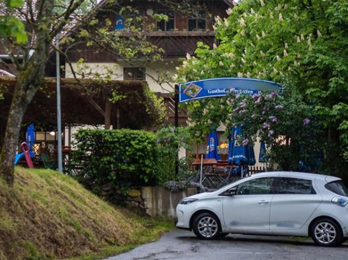 Encuentran 3 cadáveres en hotel de Alemania