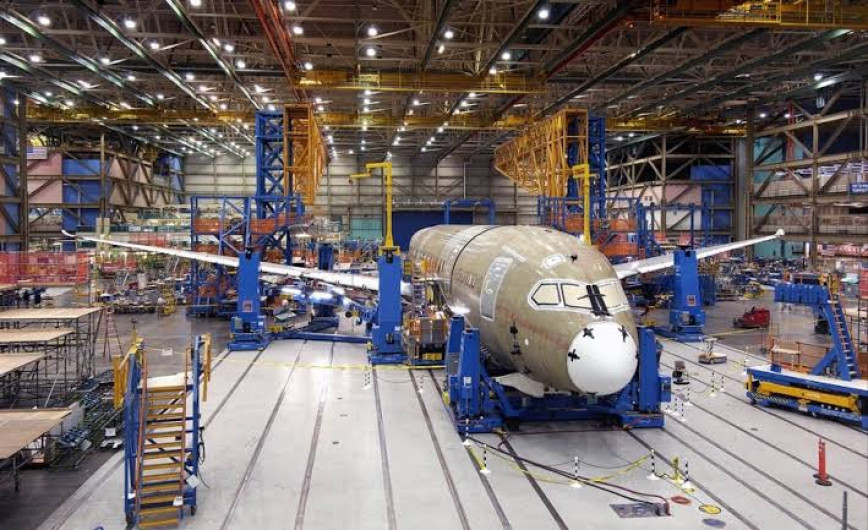 De hacer interiores de aviones a crear cubre bocas: industrias de Estados Unidos se reinventan