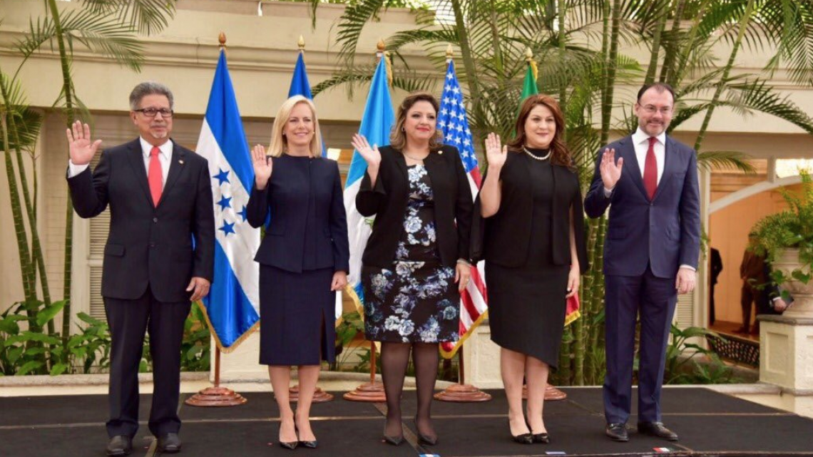 Videgaray y Nielsen dialogan sobre familias separadas