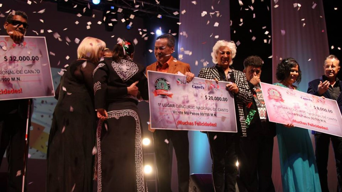 DIF felicita a Carolina por su 1er lugar en "Todos diferentes en una sola voz"