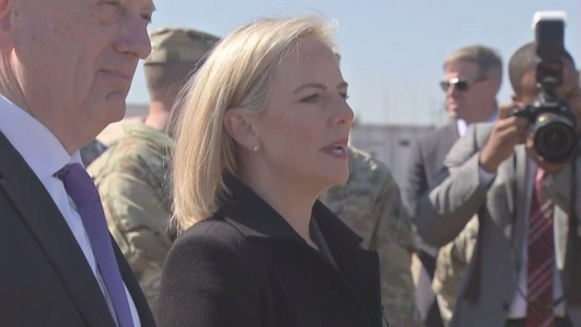 James Mattis visita a las tropas desplegadas en Texas