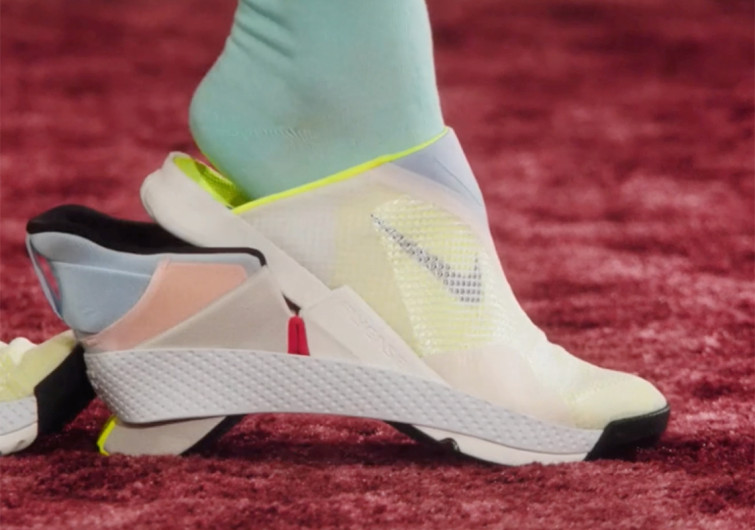 Presentan Nike sus nuevos tenis “manos libres”