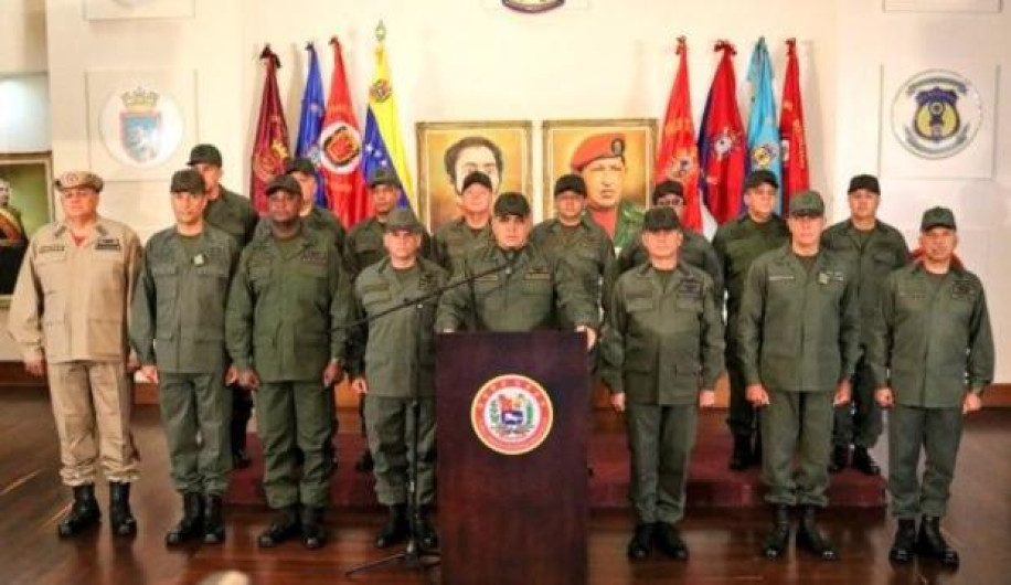 Fuerzas Armadas de Venezuela reiteran lealtad a Maduro 