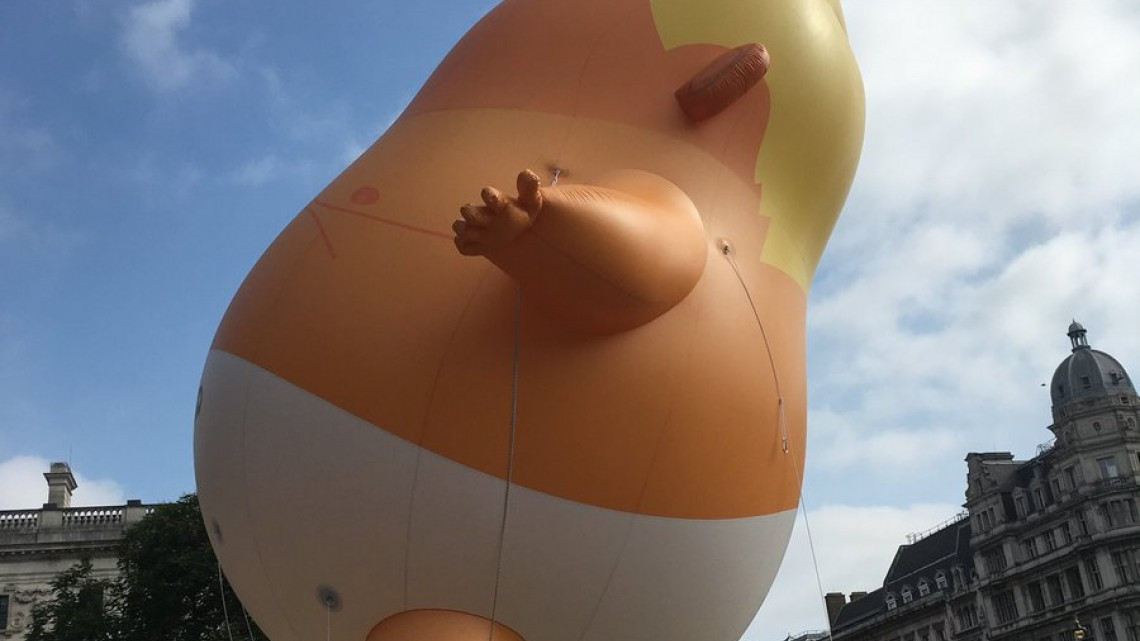 Un globo gigante de Trump sobrevuela Londres