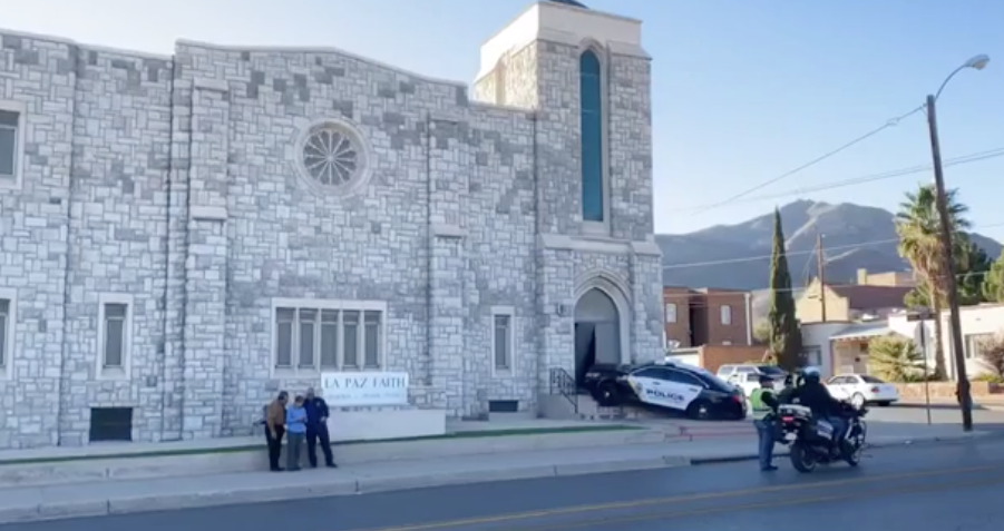 Patrulla de  El Paso choca contra iglesia 