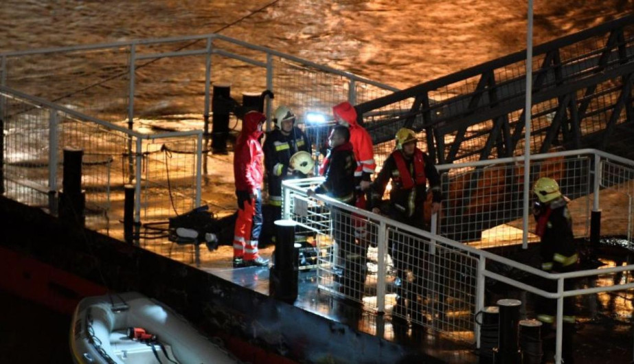 Choque de embarcaciones en Hungría deja al menos siete muertos