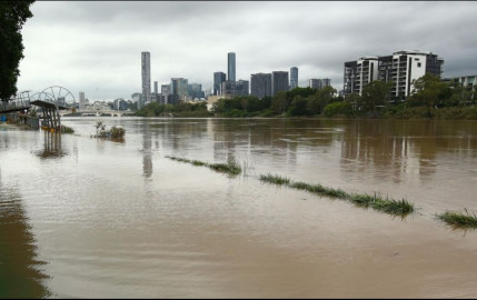 Ordena Australia evacuar a 200 mil personas por lluvias