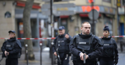 Policía abate a presunto terrorista en las afueras de París