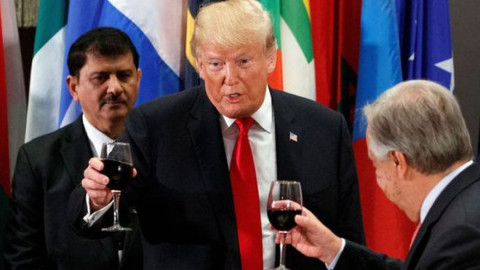 Trump brinda con refresco de dieta