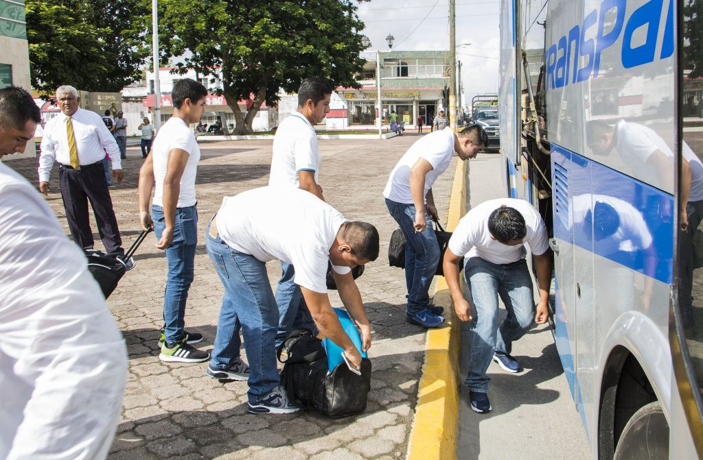 Viaja el primer grupo de 33 aspirantes a Policías Estatales a Victoria