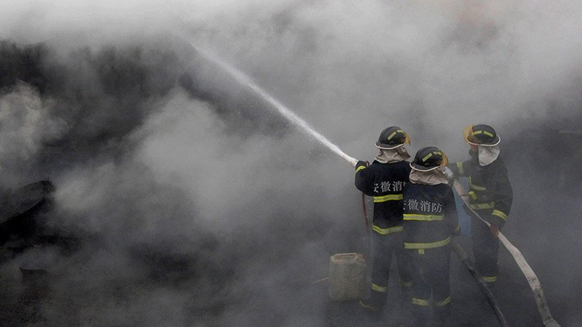 Al menos 18 muertos deja accidente en autopista en China 