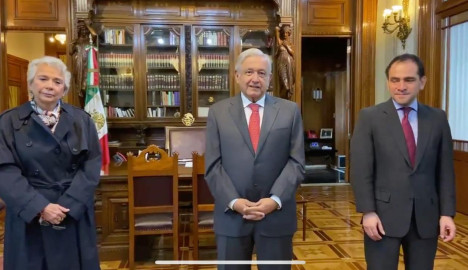 AMLO anuncia enroque entre SEGOB y Banco de Bienestar