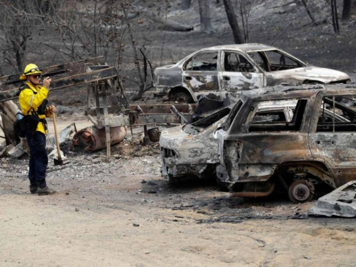 Más evacuaciones por fuertes incendios forestales