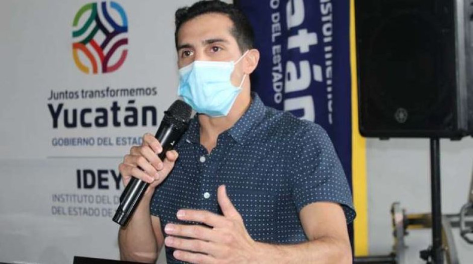 Rommel Pacheco se registra como precandidato para diputación federal por el PAN