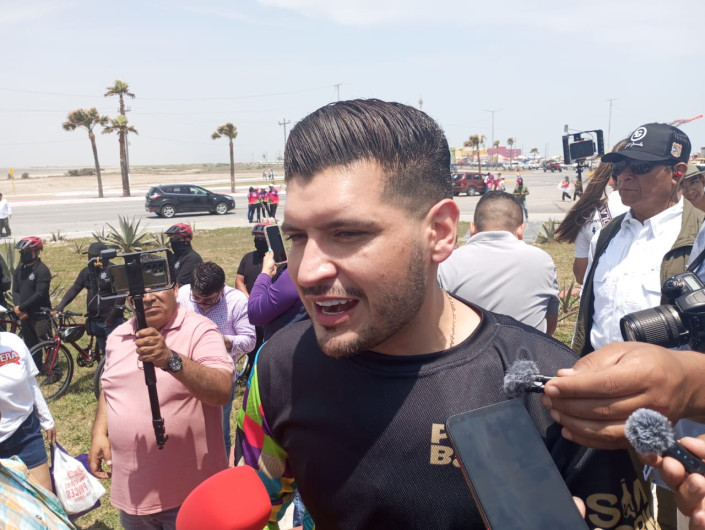 No me quitaron la visa, fue revisión de rutina al cruzar a EU: Alcalde