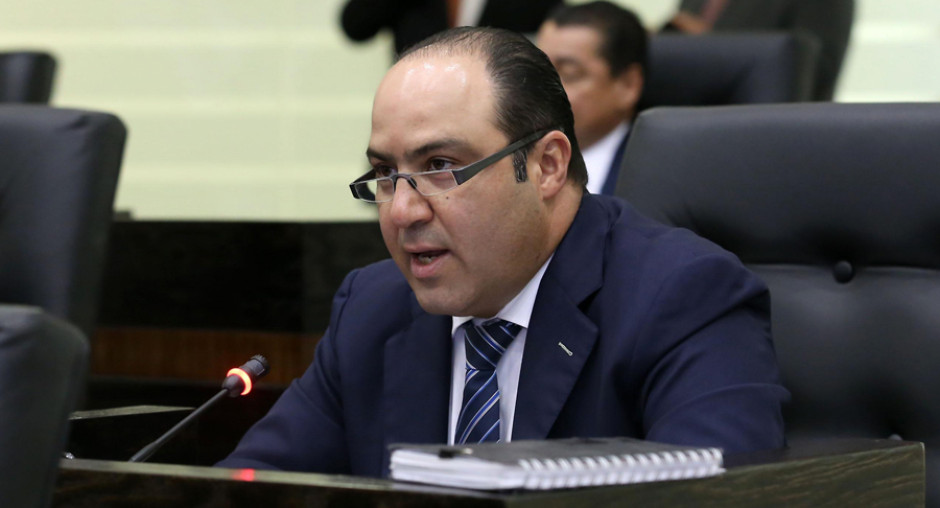 Otorgan pensión a familiares de servidores públicos fallecidos