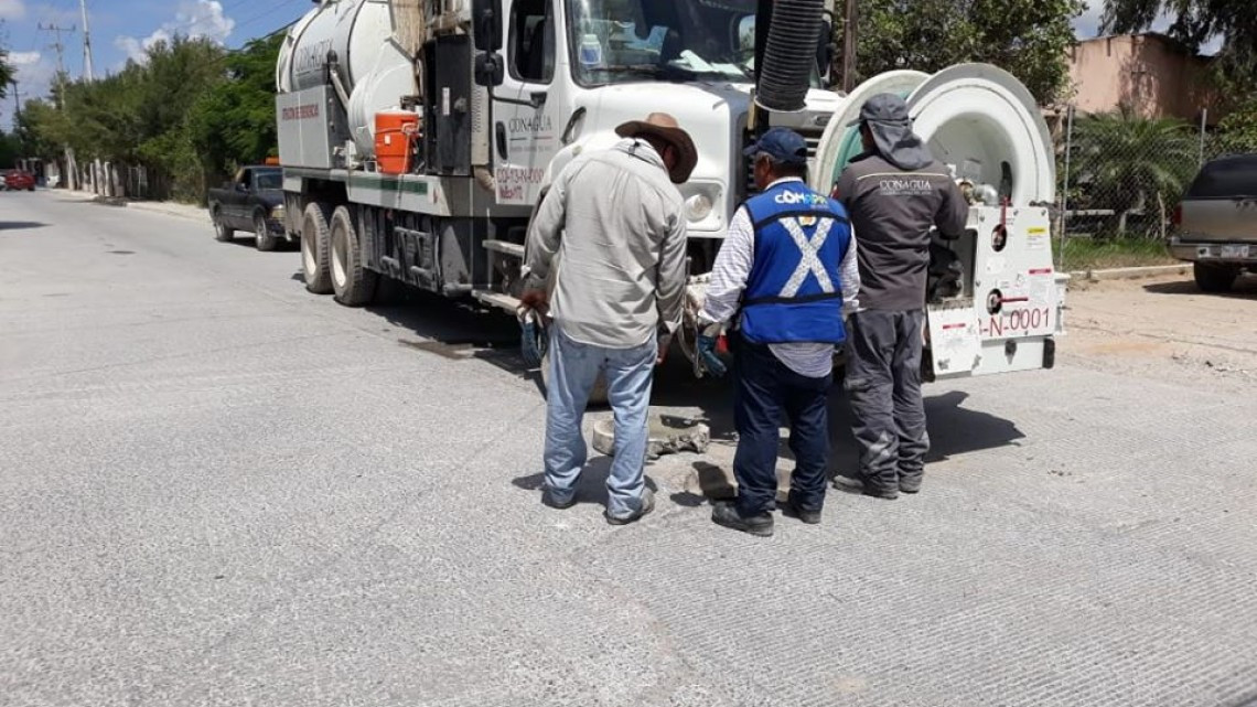 Comapa trabaja con equipo vactor