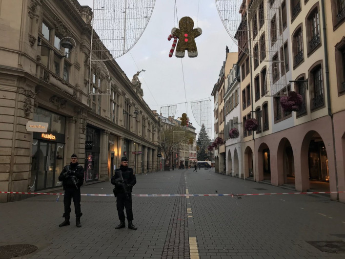 Francia busca al autor del tiroteo de Estrasburgo