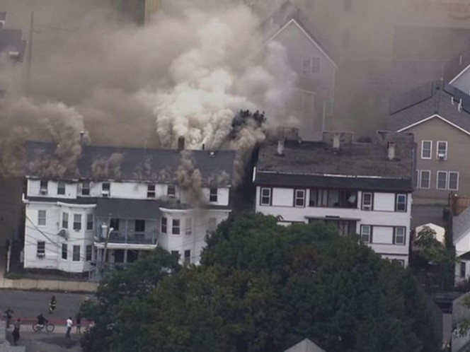 Explosiones e incendio crean pánico en Massachusetts