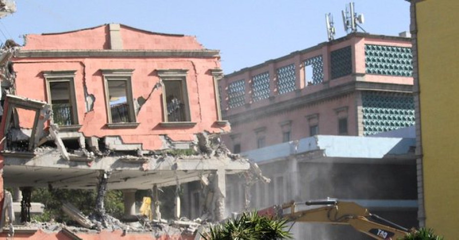 Sismo deja dos muertos en Colombia