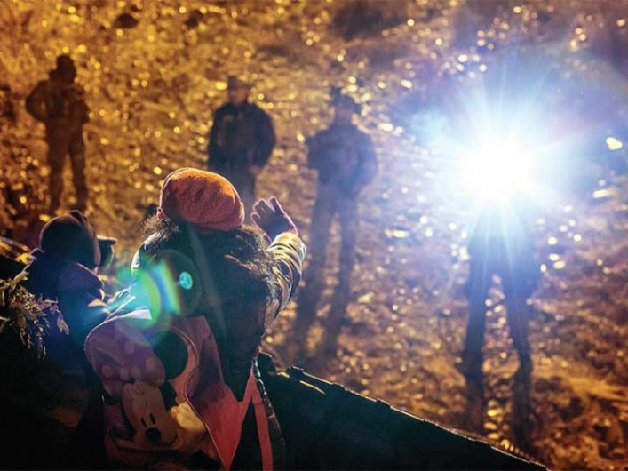 Migrantes intentan cruzar, son detenidos 25