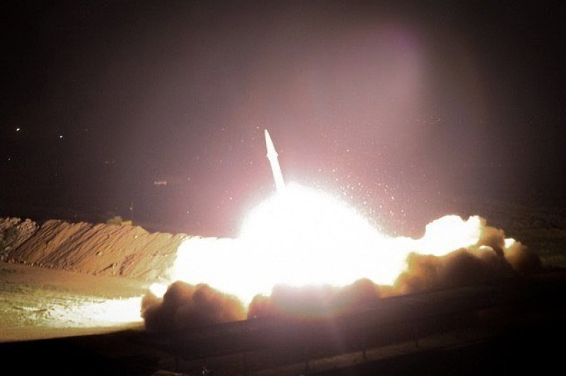 Misiles impactan dos bases iraquíes con tropas de EU