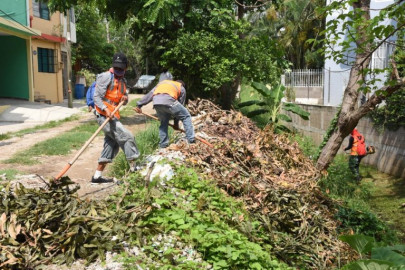 Supervisa Chucho Nader mantenimiento de canales pluviales