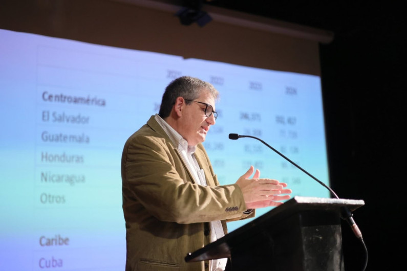 Capacita SEBIEN en respeto a derechos de migrantes