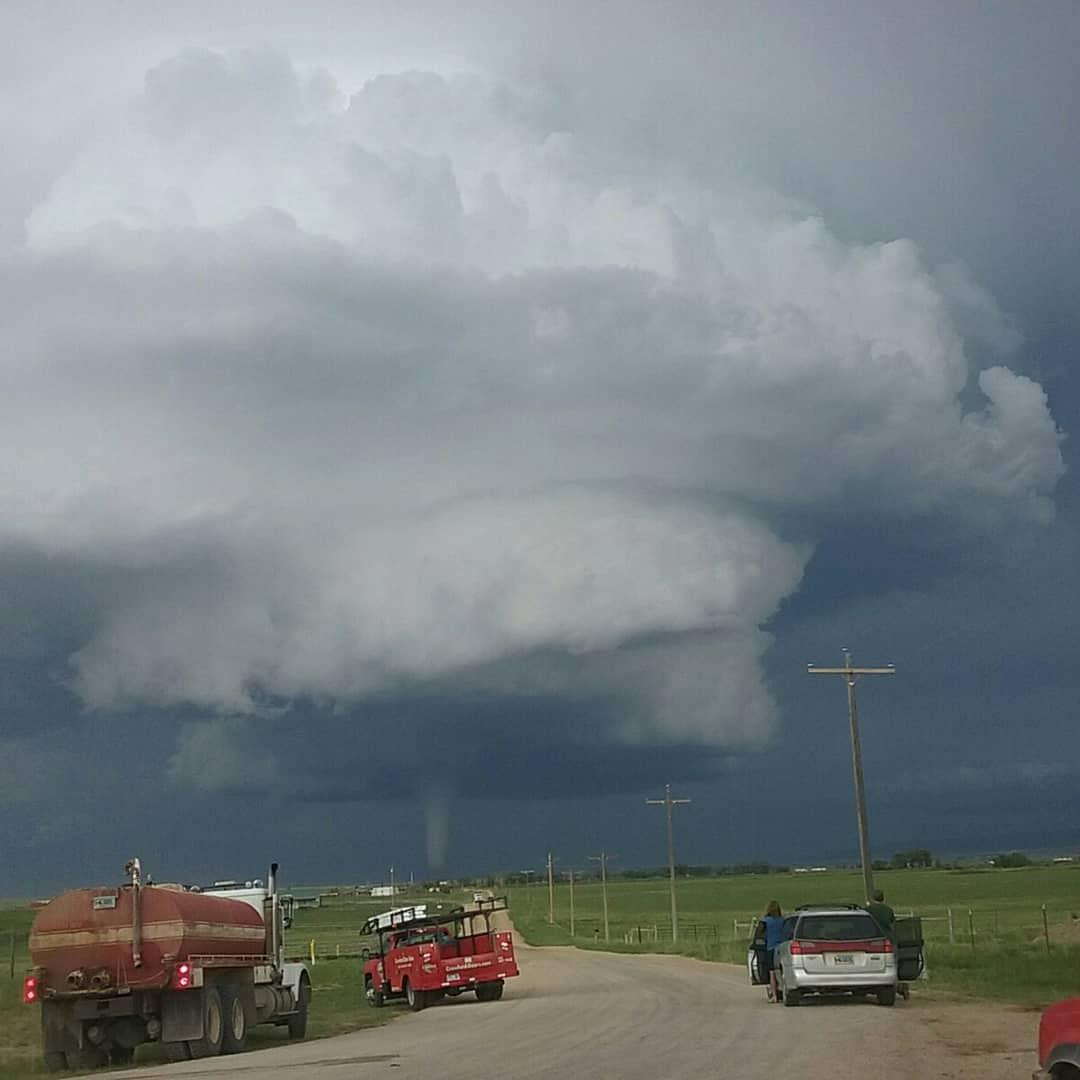 Varios tornados tocan tierra en Wyoming, EE.UU.