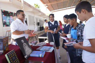 Acerca IMJUVE servicios del Gobierno Municipal a estudiantes de colonia El Bayito