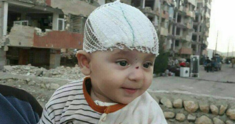 A tres días del sismo en Irán, un bebé es rescatado de entre los escombros