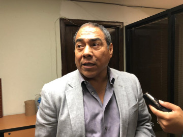 Niega secretario contratación de asesores