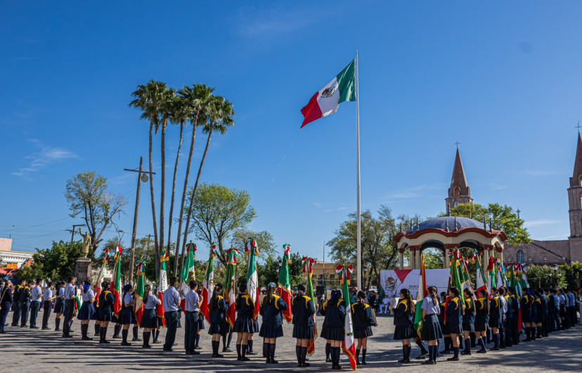 Conmemoran autoridades Día de la Bandera