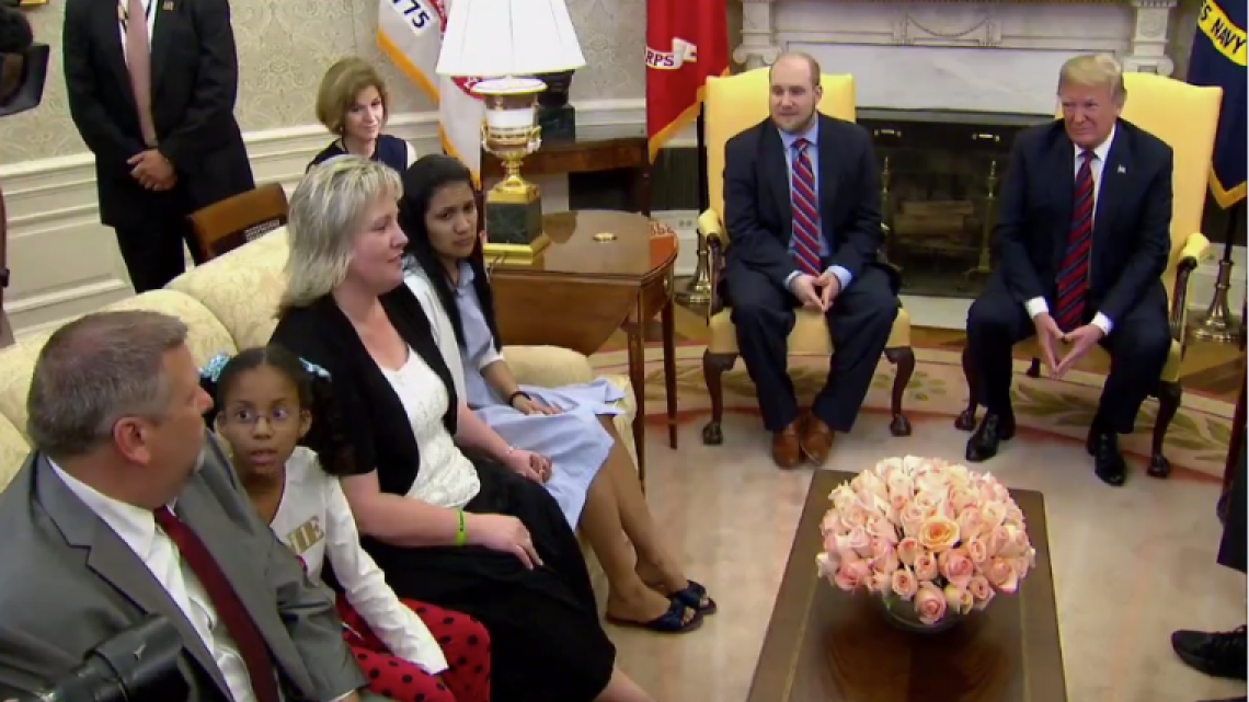 Trump recibe a estadounidense liberado por Venezuela