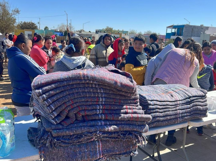 Lleva Gobierno Municipal brigada de atención y convivencia a familias de la colonia Valles Dorado