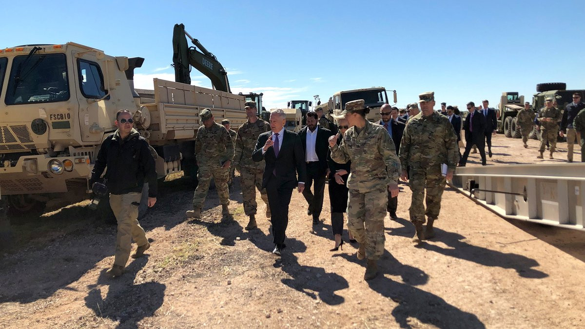 James Mattis visita a las tropas desplegadas en Texas