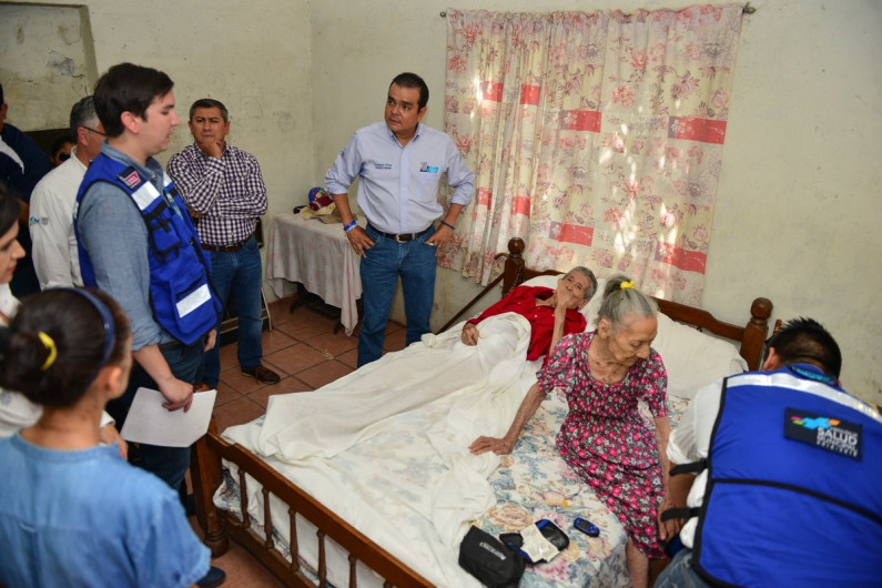 “Médico en tu Puerta” llega a más de 2 mil personas necesitadas