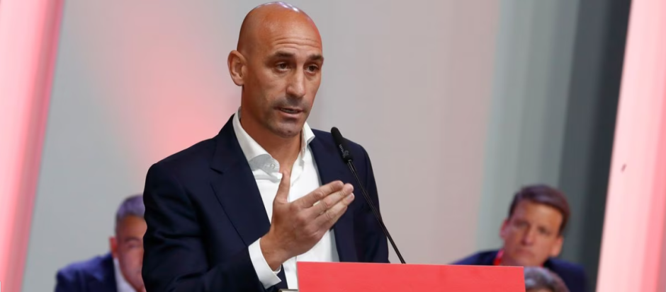 FIFA suspende a 90 días Luis Rubiales