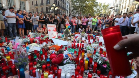 Recuerdan a víctimas de atentados en Cataluña