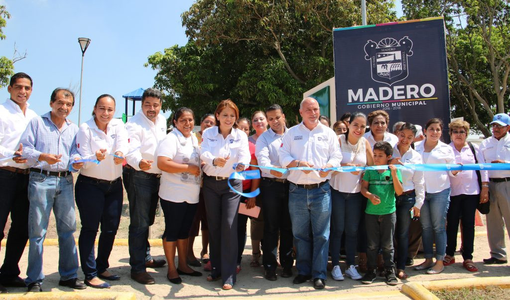 Andrés Zorrilla entrega espacios públicos en Madero