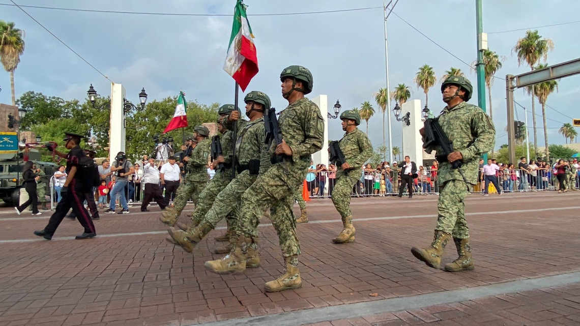 Desfilan por la Independencia