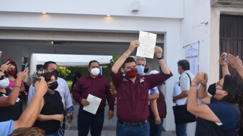 Alberto Granados recibe constancia como diputado local electo del Distrito 10 de Matamoros