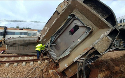  Accidente de tren en Portugal deja 2 muertos y 35 heridos