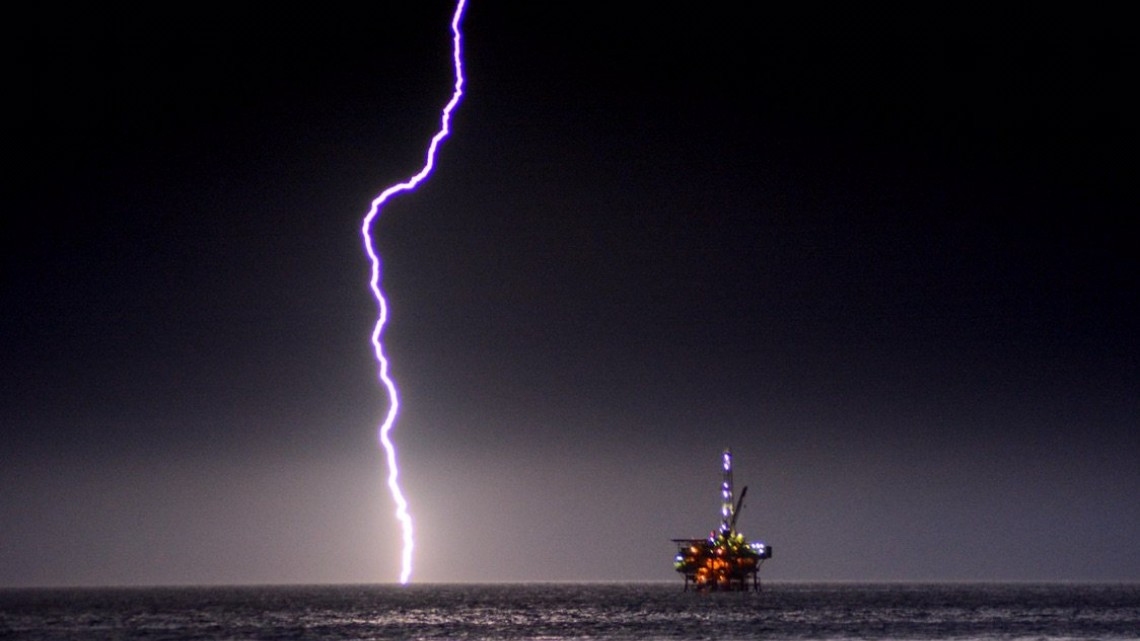 Tormenta eléctrica azota a California