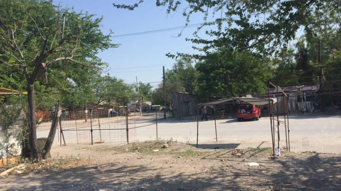 Piden retirar puestos fijos de tianguis Puente Elevado