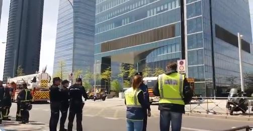 Desalojan el rascacielos Torre Espacio en Madrid por aviso de bomba