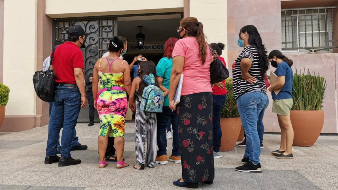 Piden apoyos de útiles escolares para huérfanos por la violencia 