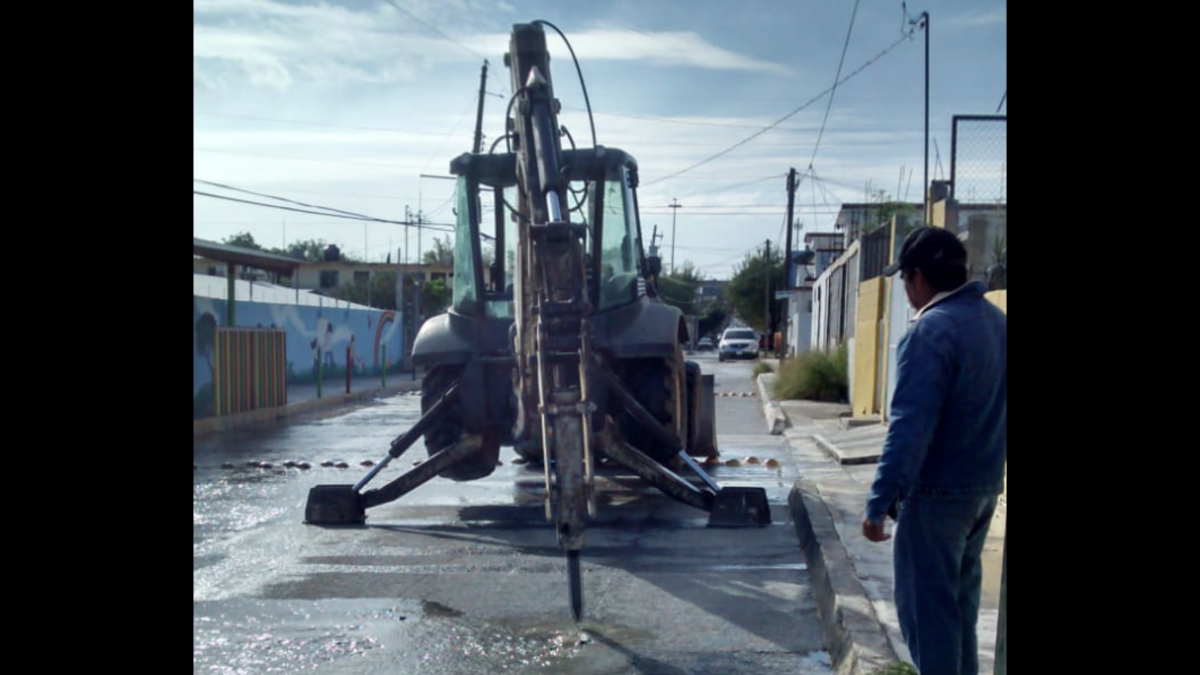 Se repara línea de agua en la colonia Hidalgo