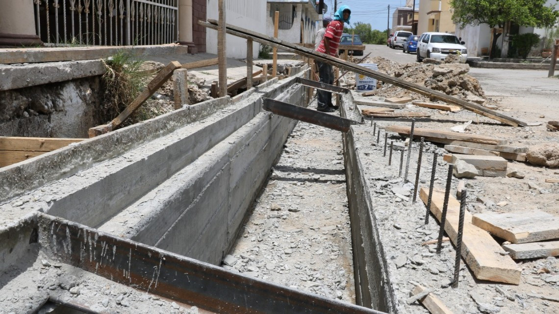 Andrés Zorrilla supervisa infraestructura hidráulica