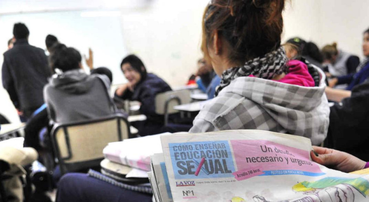 Planean fomentar educación sexual en Argentina con ‘penes de madera’